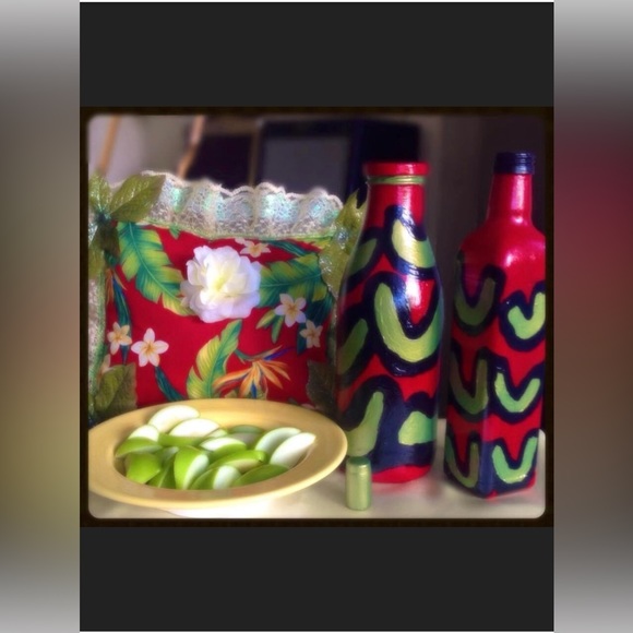 Hand Crafted Green Apple Slices Gypsy Bottles Set - Picture 3 of 8